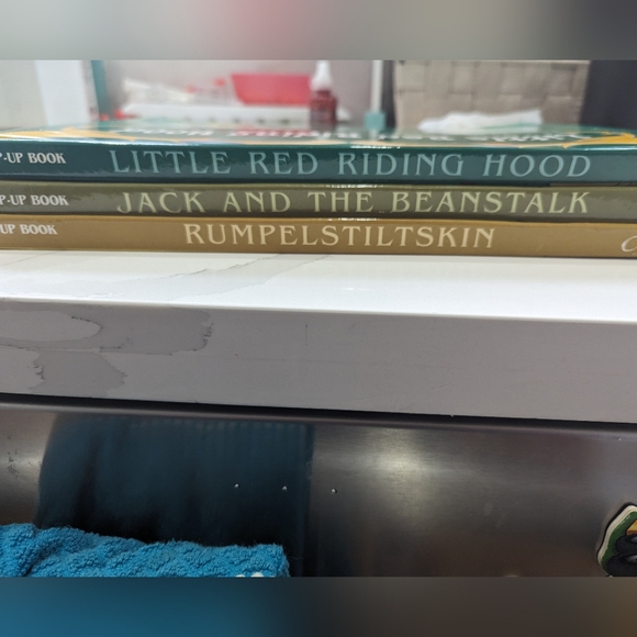 3 pk large pop up books. Classic stories. New condition. - Picture 2 of 8